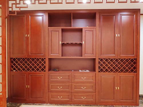 通辽中式家居装修之中式酒柜装修效果图